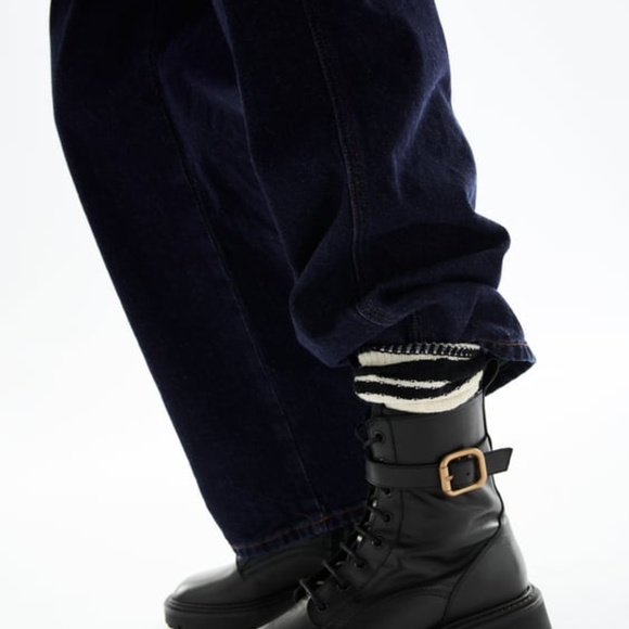 *SOLD* Leather track ankle boots Zara - Picture 2 of 11